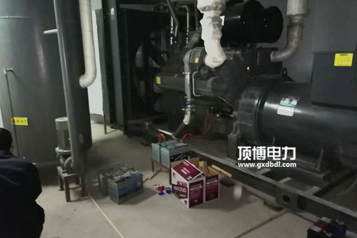 發電機