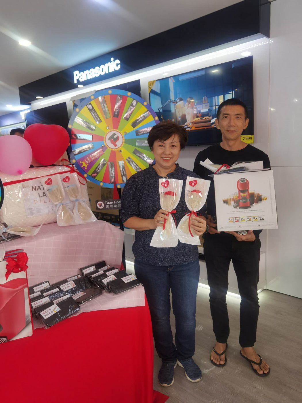 Happy Tuan Hoe customer 3